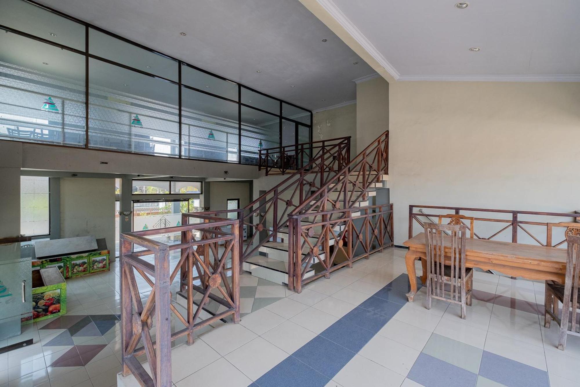 Reddoorz Syariah At Jalan Sunan Giri Tuban Tuban  Eksteriør billede
