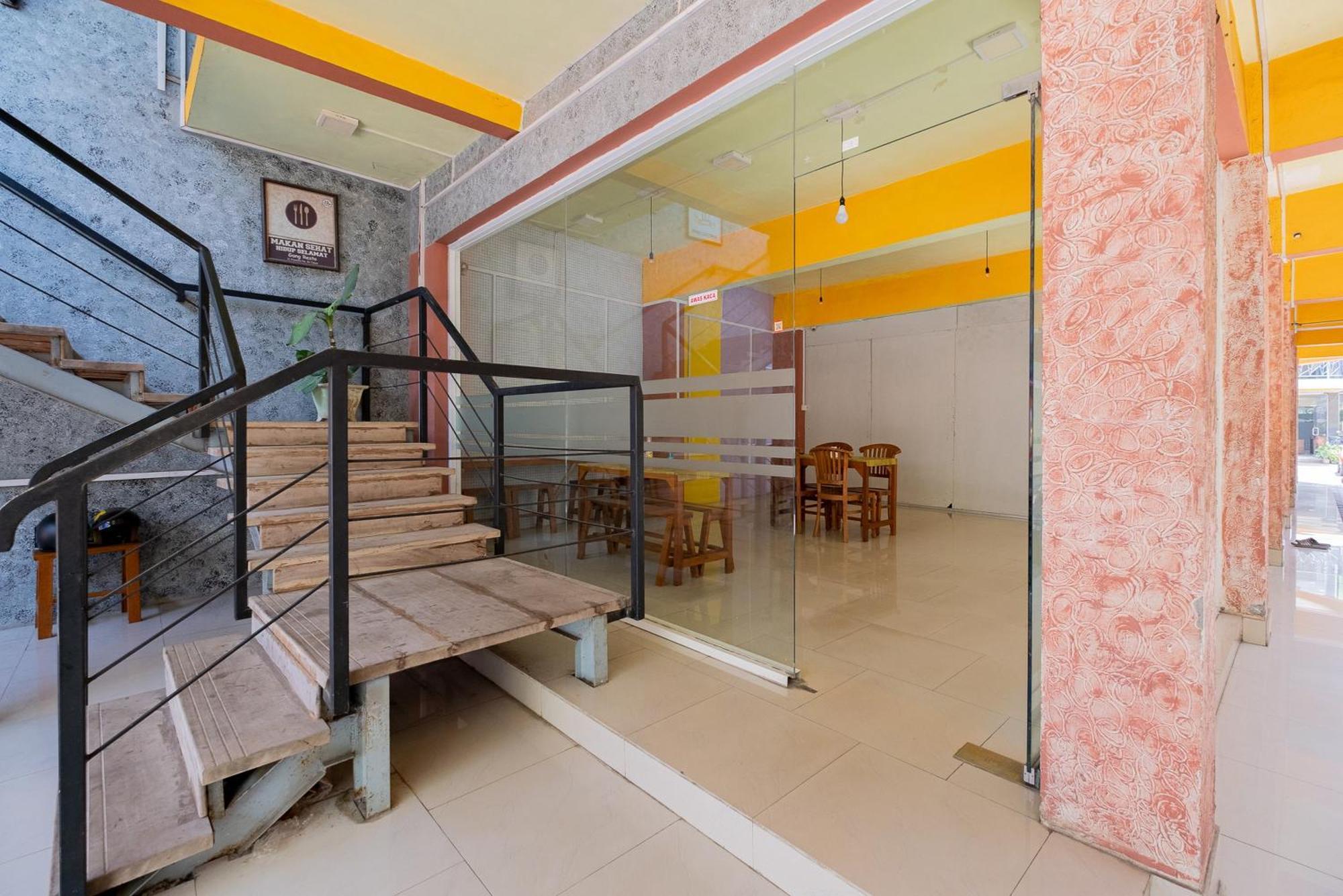 Reddoorz Syariah At Jalan Sunan Giri Tuban Tuban  Eksteriør billede