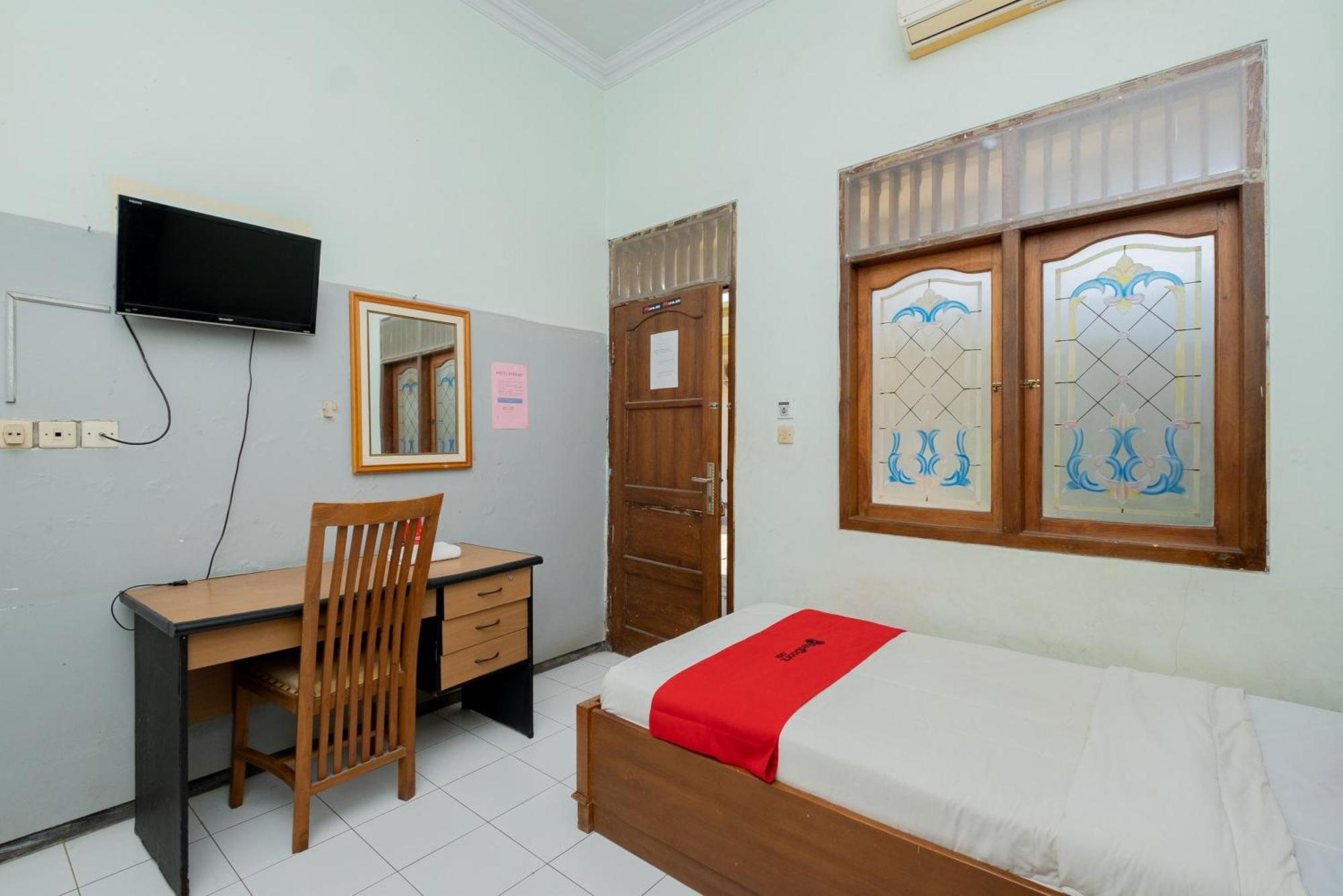 Reddoorz Syariah At Jalan Sunan Giri Tuban Hotel Tuban  Eksteriør billede