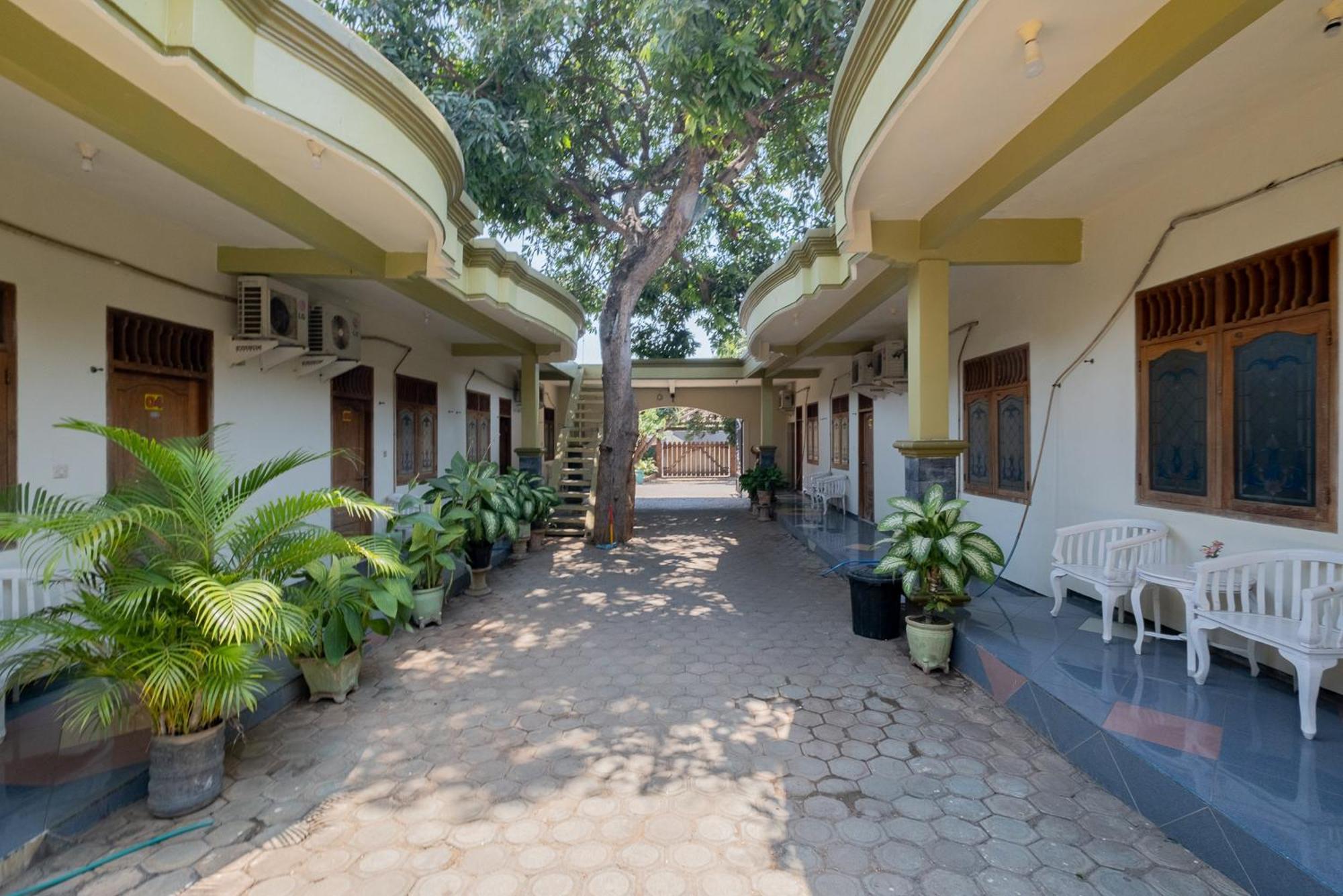 Reddoorz Syariah At Jalan Sunan Giri Tuban Tuban  Eksteriør billede