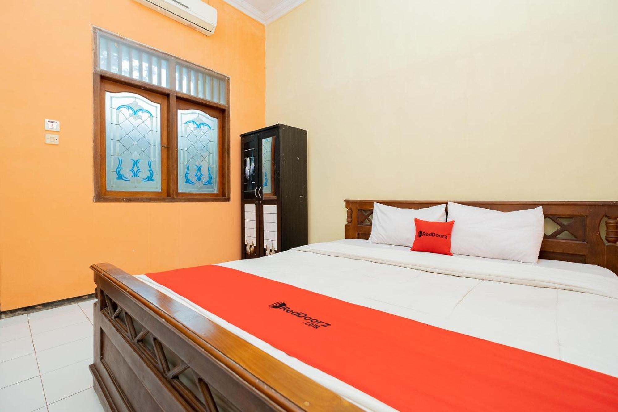 Reddoorz Syariah At Jalan Sunan Giri Tuban Hotel Tuban  Eksteriør billede