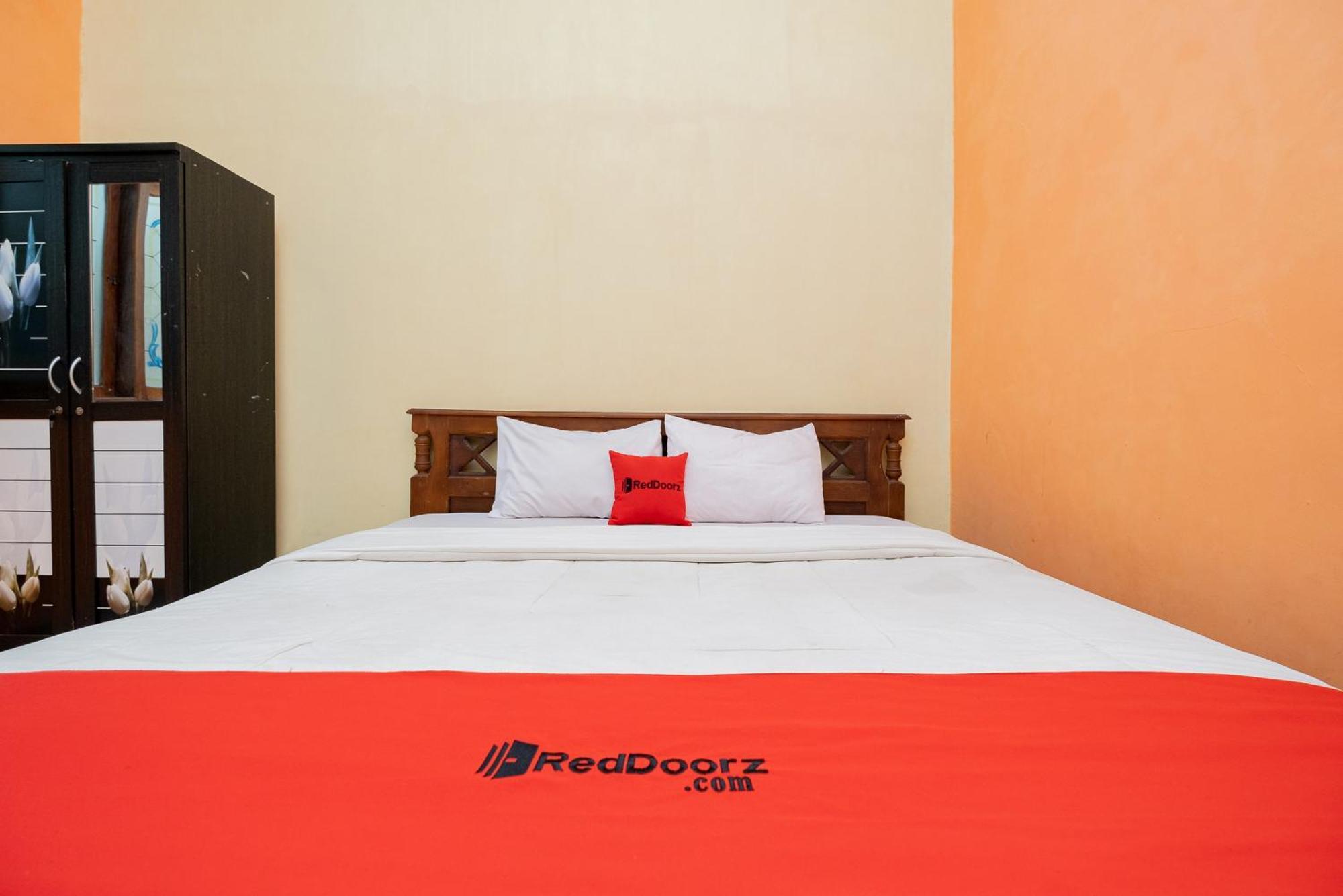Reddoorz Syariah At Jalan Sunan Giri Tuban Tuban  Eksteriør billede